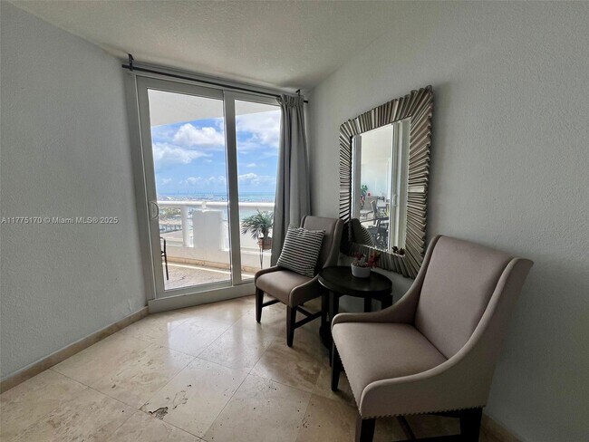 Building Photo - 1717 N Bayshore Dr