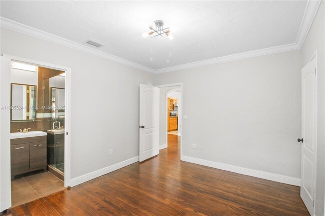 Building Photo - 1814 SW 22nd Terrace