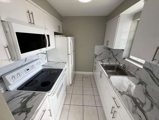 Building Photo - 7105 W 13th Ave