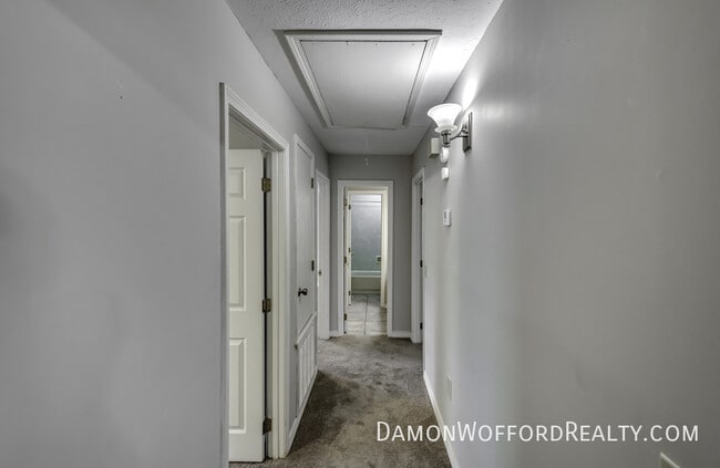 Building Photo - 502 Pelahatchie Shore Dr