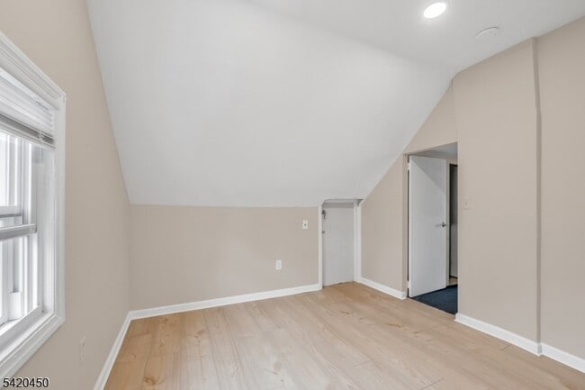 Building Photo - 36 Cortlandt Pl