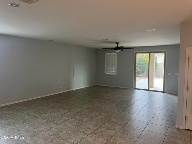 Building Photo - 15728 N 182nd Ln