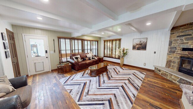 Building Photo - 1625 N Union St