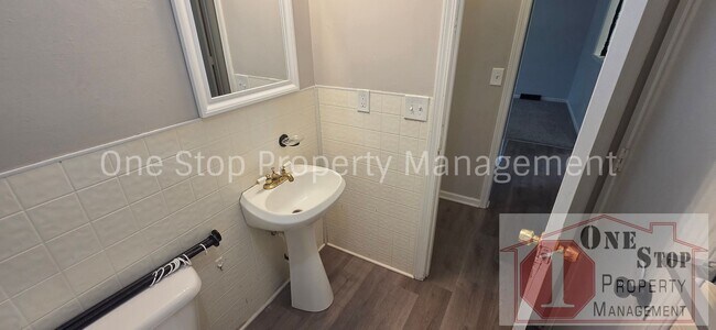 Building Photo - 16618 E 3 Terrace N