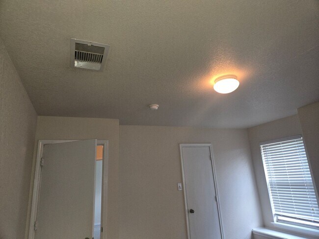 Building Photo - 6515 Kestrel Ln