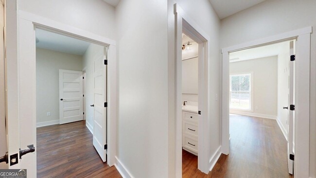 Building Photo - 53 Jericho Ln