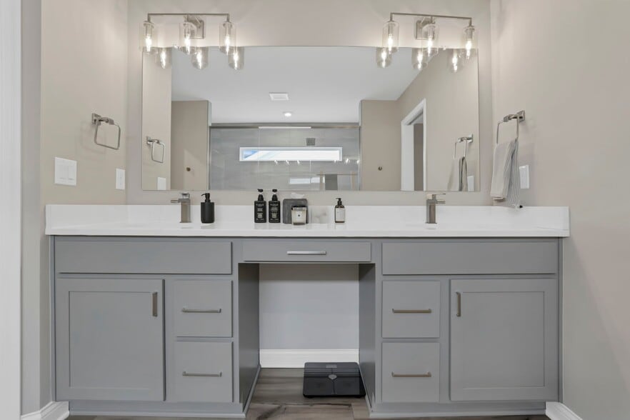 Building Photo - 300 Harness Way