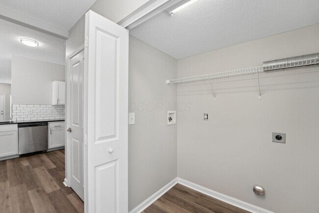 Building Photo - 2045 River Rock Way