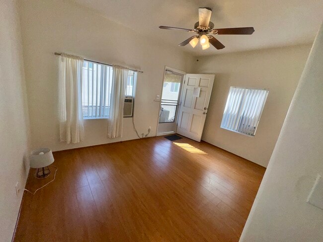 Living Rm - 2265 Ewing St