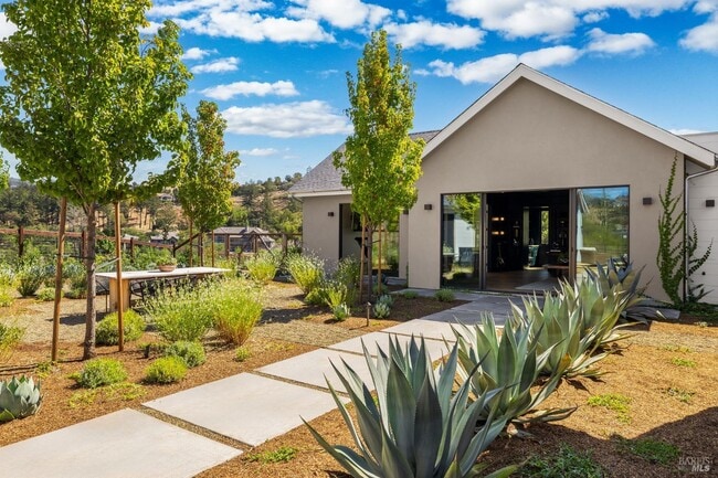 Building Photo - 987 Mark West Springs Rd