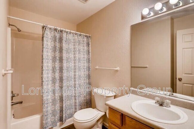 Building Photo - 1601 Great Western Dr