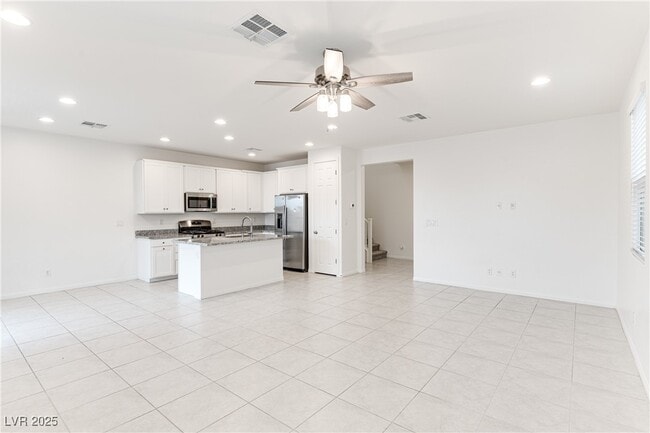 Building Photo - 10106 W Meranto Ave