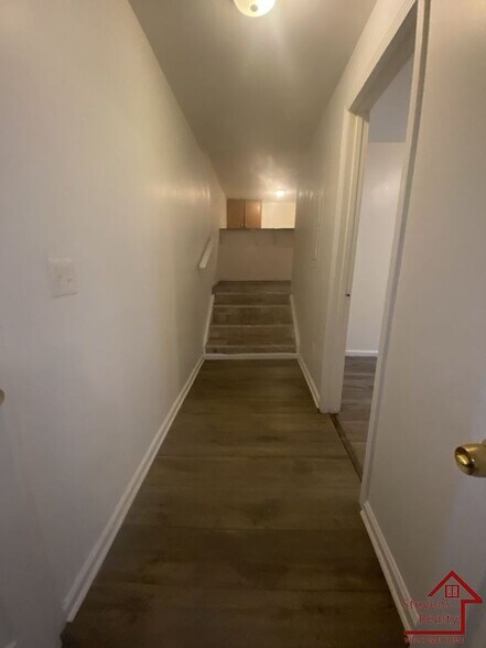 Building Photo - 4324 Grand Ave