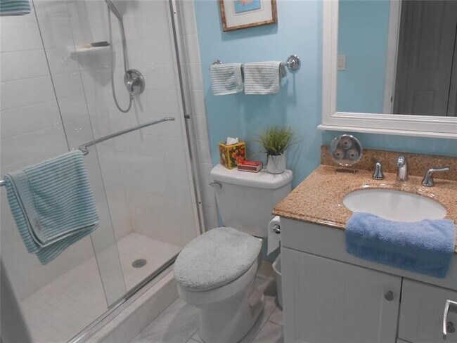 Building Photo - 4540 N Ocean Dr