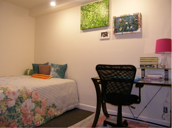 Interior Photo - Lando Place