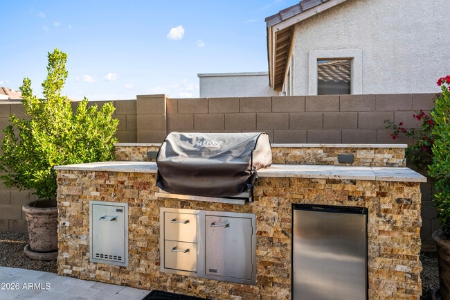 Building Photo - 7716 E Phantom Way