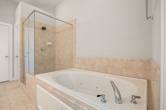 Building Photo - 7650 Springhill St