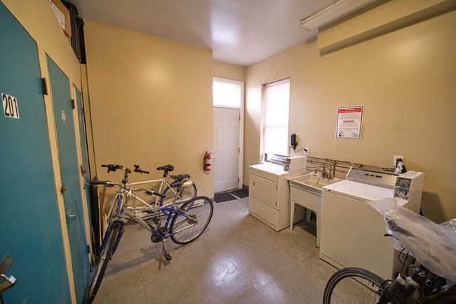 Building Photo - 1112 Sheffield St