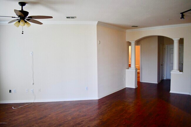 Building Photo - 8290 Westgate Dr