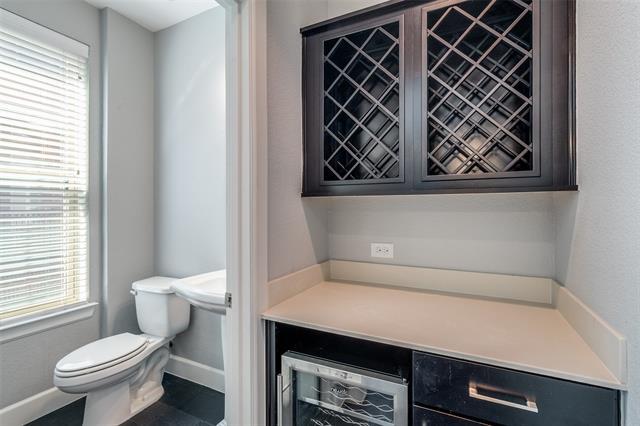 Building Photo - 1348 Arch Pl