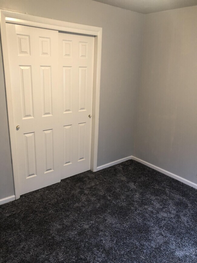 Building Photo - 4110 S Oak Meadows Dr