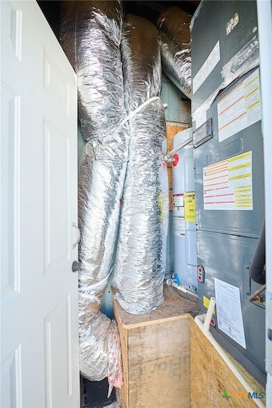 Building Photo - 919 Southside Dr