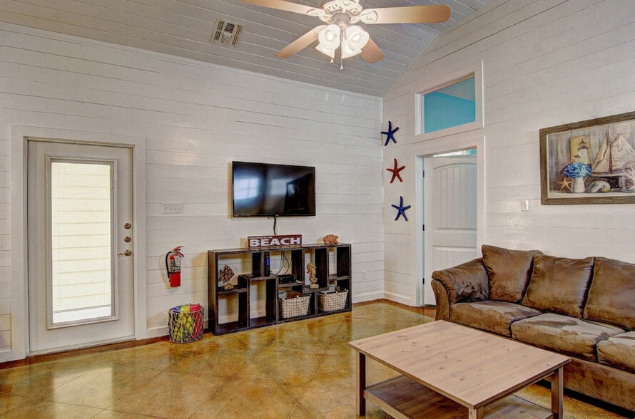 Building Photo - 2212 TX-361