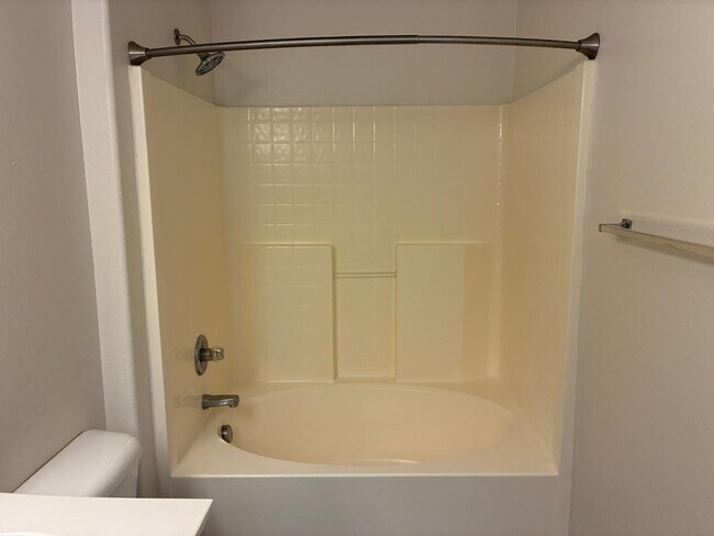 Building Photo - 9646 N 82nd Glen