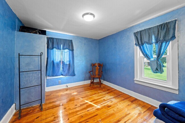 Building Photo - 44 McGregor Ave