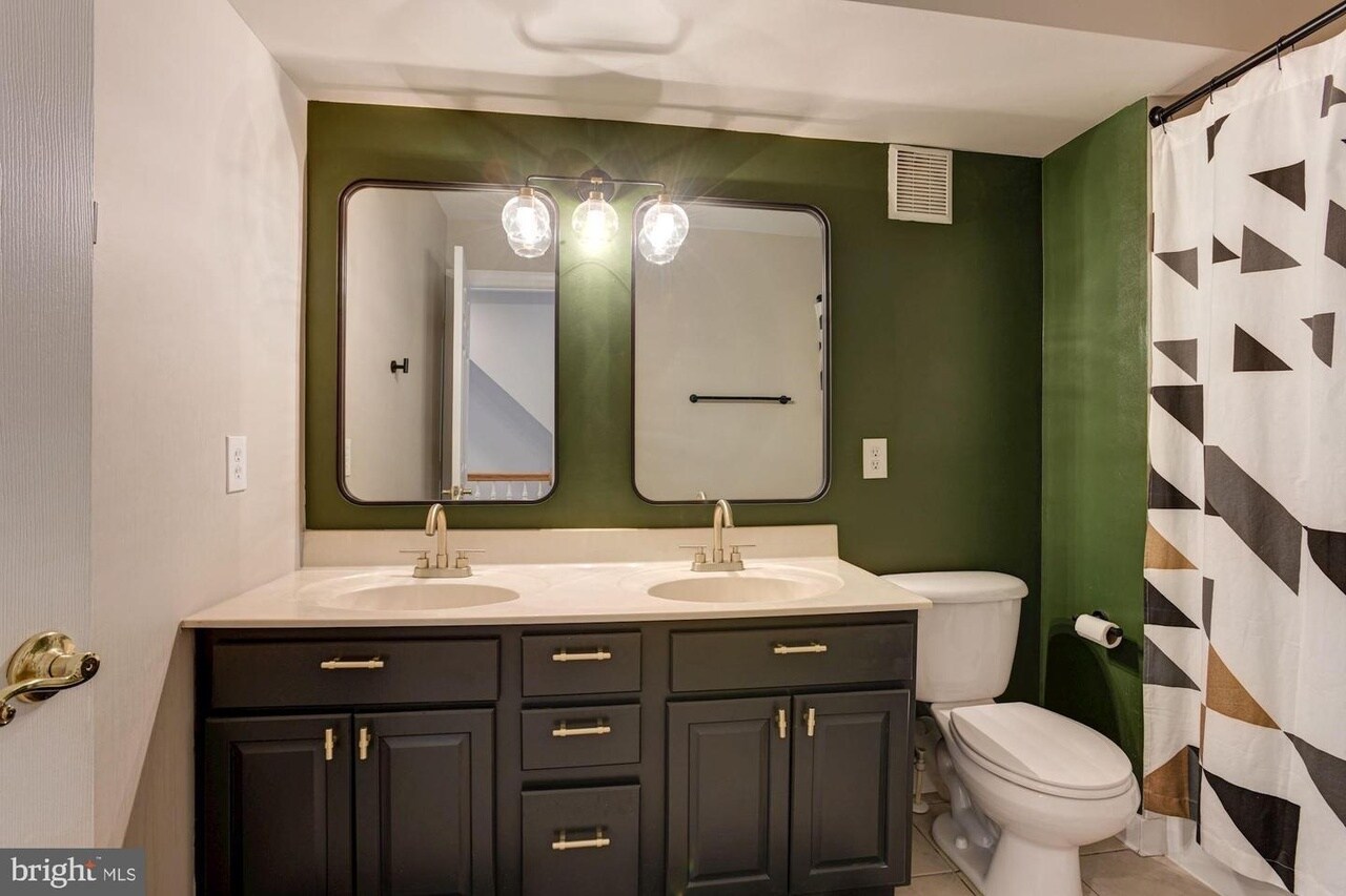 Building Photo - 81 W West St