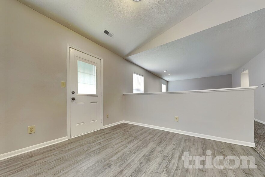 Building Photo - 6453 Townsend Way