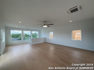 Building Photo - 2615 S Flores St