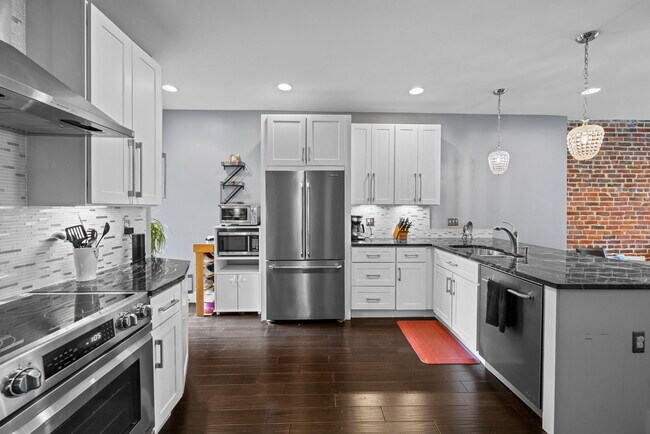 Building Photo - 3528 13th St NW