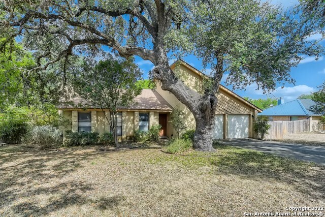 Building Photo - 8823 Wellesley Manor Dr