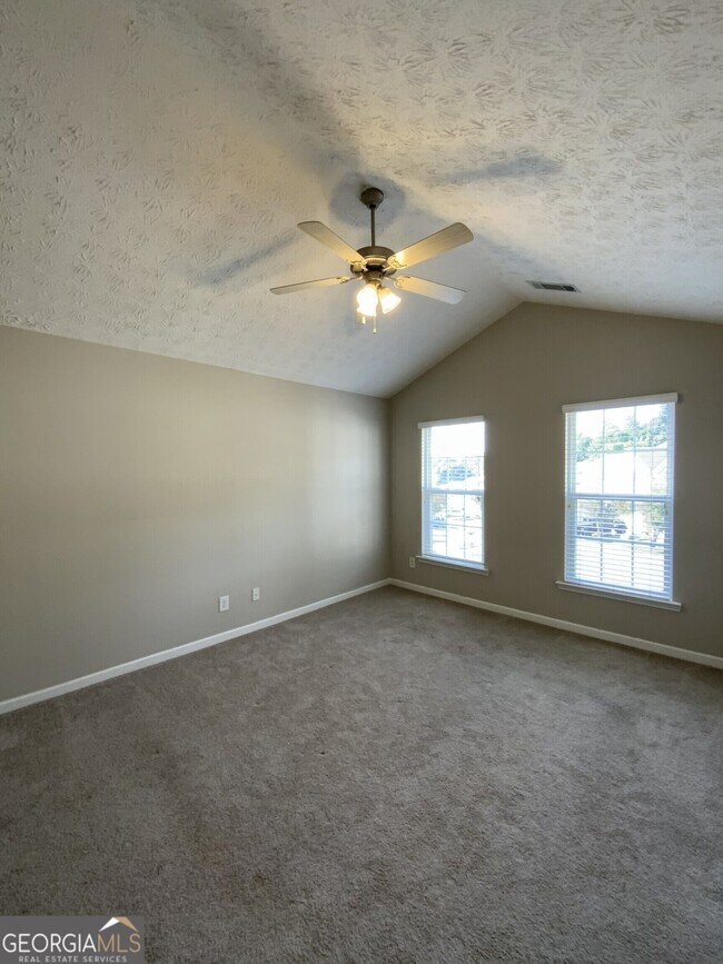 Building Photo - 4905 Vireo Dr