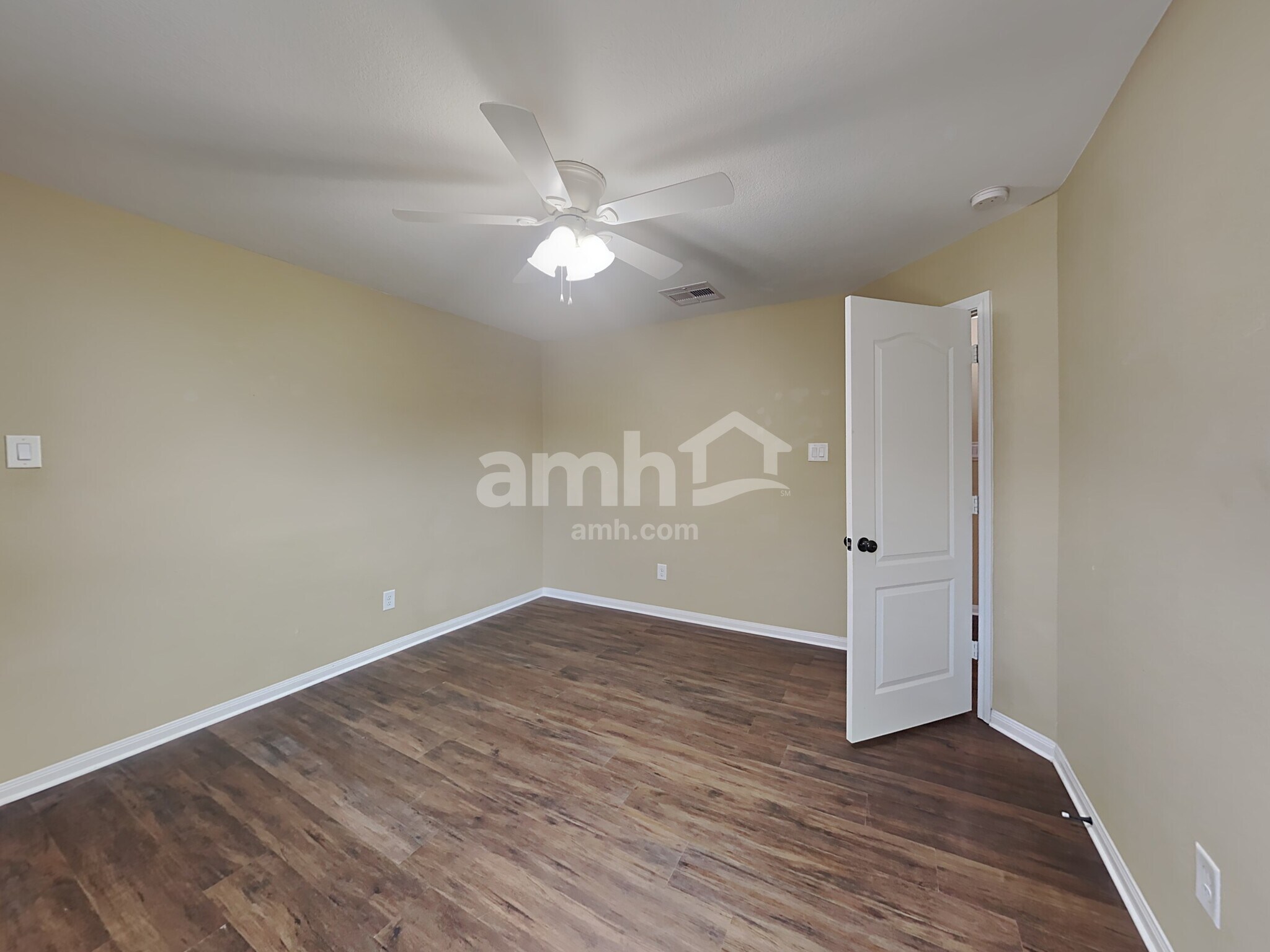 Building Photo - 6815 Hunters Way Ln