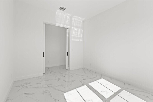 Building Photo - 10264 Field Flower Trl