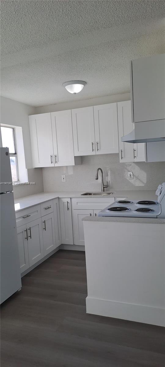 Building Photo - 5421 W 24th Ave