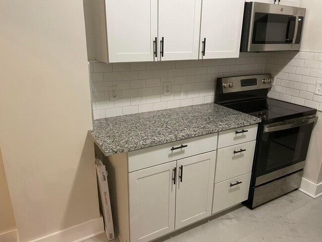 Building Photo - 287 E Woodrow Ave