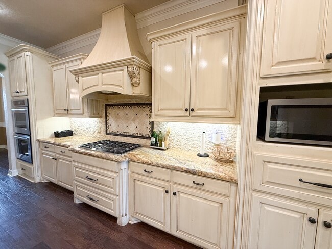 Building Photo - 6470 Claybourn Dr