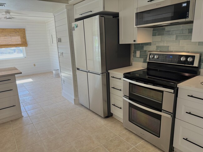 Building Photo - 328 51st St Ct W
