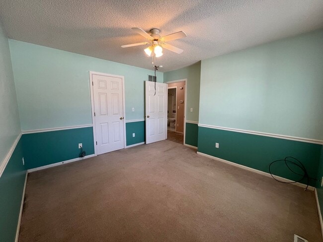 Building Photo - Beautiful 2-bedroom, 2-bathroom Townhome!