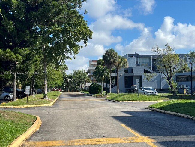 Building Photo - 8841 W Flagler St