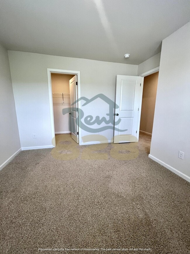 Building Photo - 146 Creekview Rd