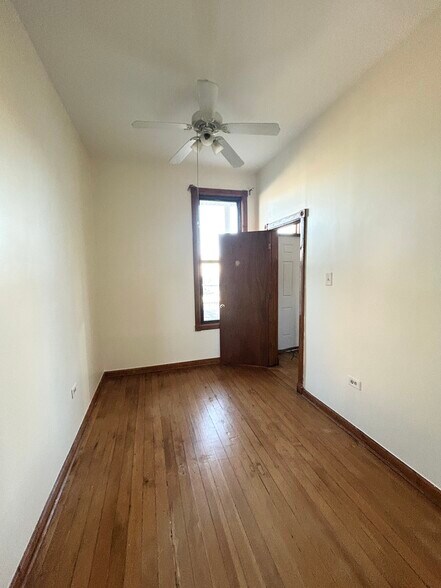 Building Photo - 2827 N Milwaukee Ave