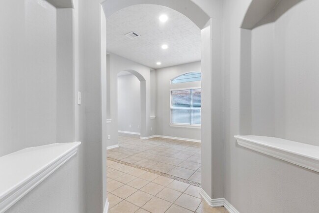 Building Photo - "Spacious 4-Bed Oasis with 2 Full Baths in Spring, TX - 2,235 Sq Ft of Comfort!"