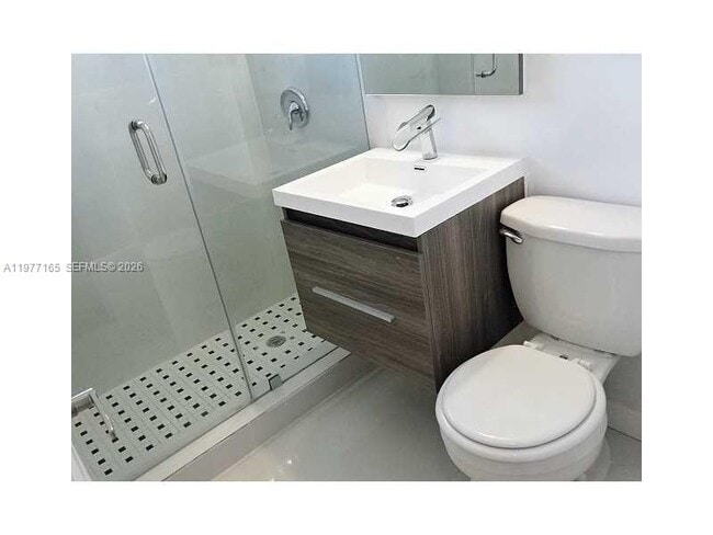 Building Photo - 653 Michigan Ave