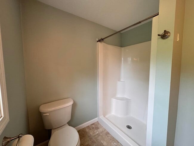 Building Photo - 26 Fowler St