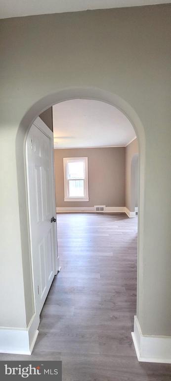 Building Photo - 104 Middleneck Ln