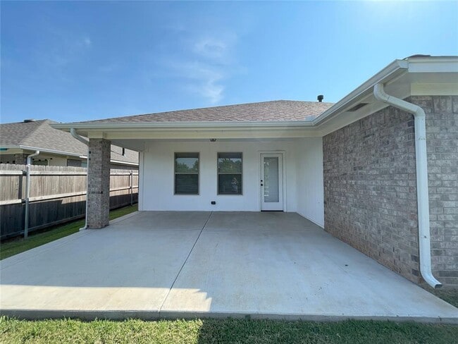 Building Photo - 413 Irish Ln